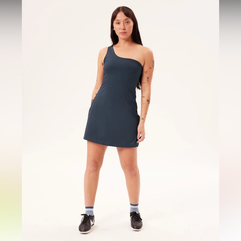 girlfriend collective Midnight Bianca One Shoulder Dress size Medium